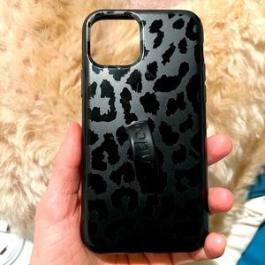 iPhone 11 Pro Loopy case for a righty - midnight leopard matte & gloss